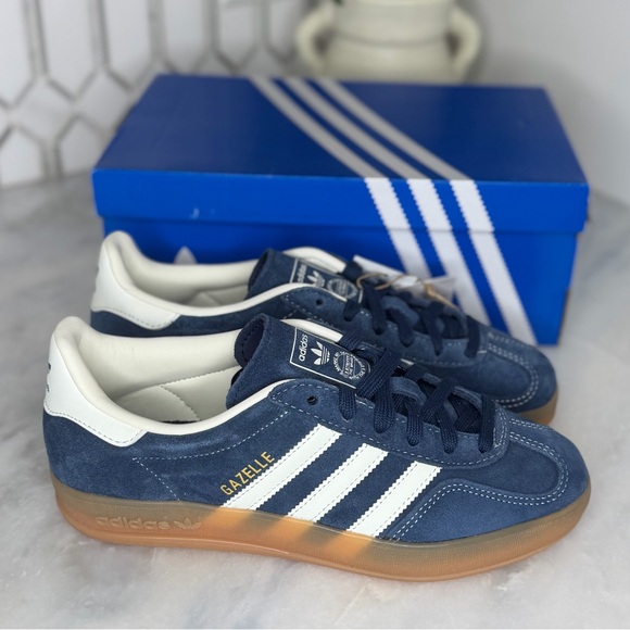 Adidas Gazelle Indoor Night Indigo Off White Gold Gum Sole Women’s 6.5 NWT - Picture 3 of 12